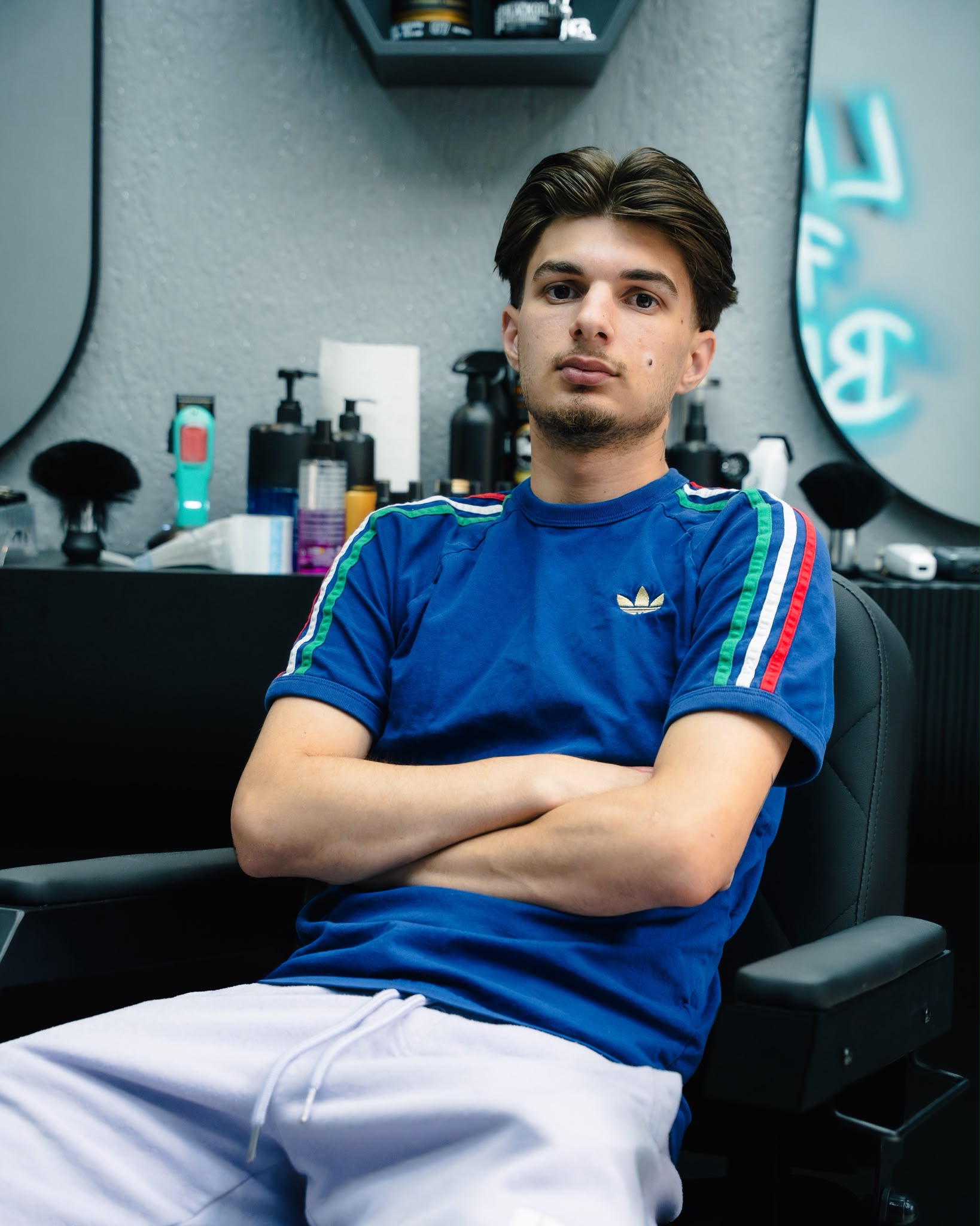 Marko, barber u BASE Barbershopu